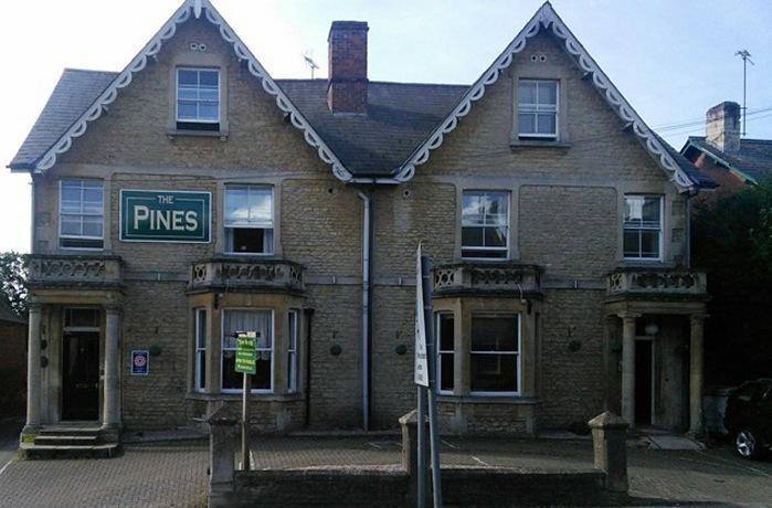The Pines Guest Accommodation Chippenham  Kültér fotó