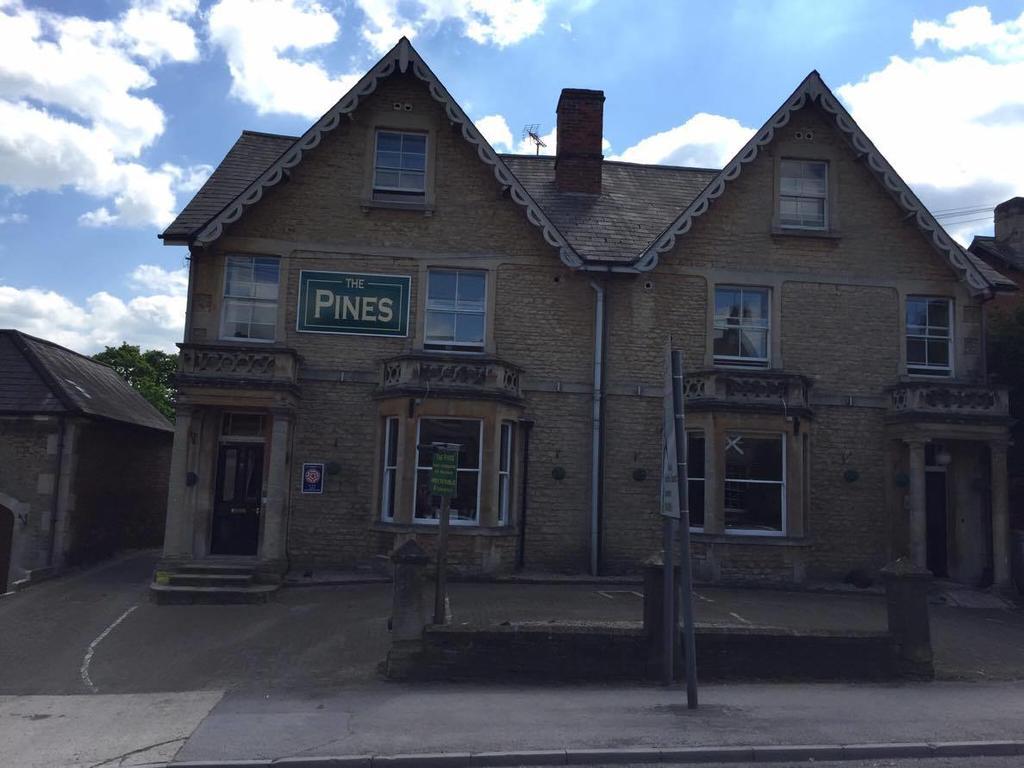 The Pines Guest Accommodation Chippenham  Kültér fotó
