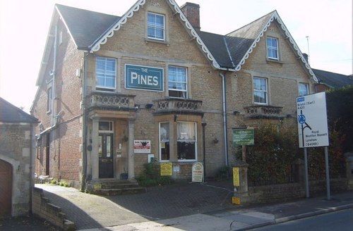 The Pines Guest Accommodation Chippenham  Kültér fotó